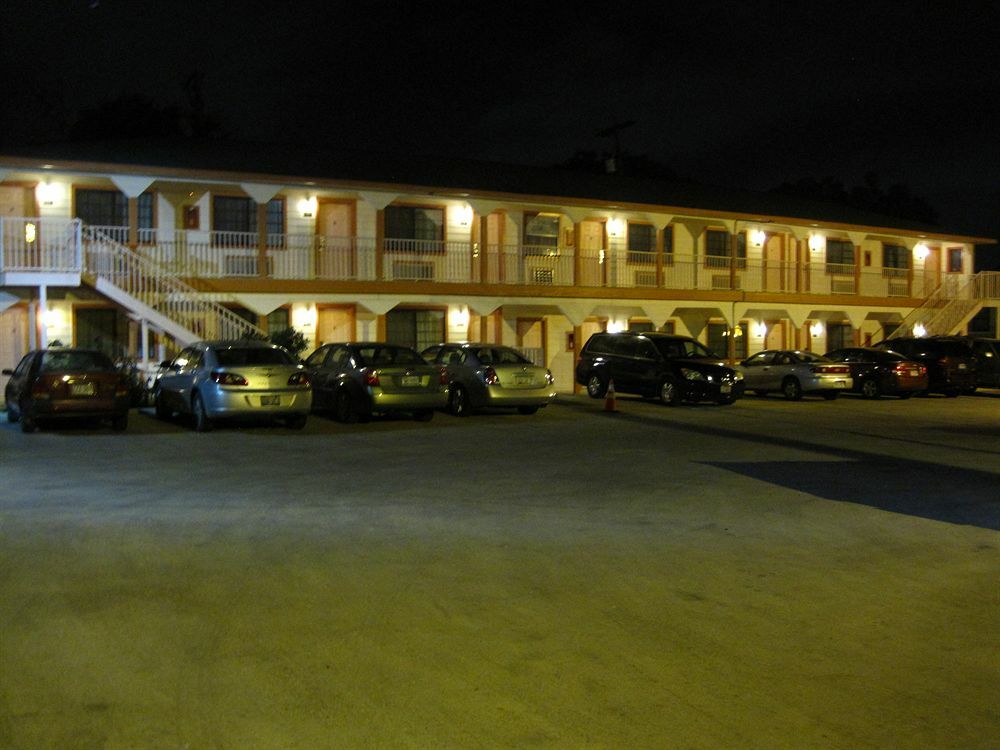 סן אנטוניו Pinn Road Inn And Suites Lackland Afb And Seaworld מראה חיצוני תמונה